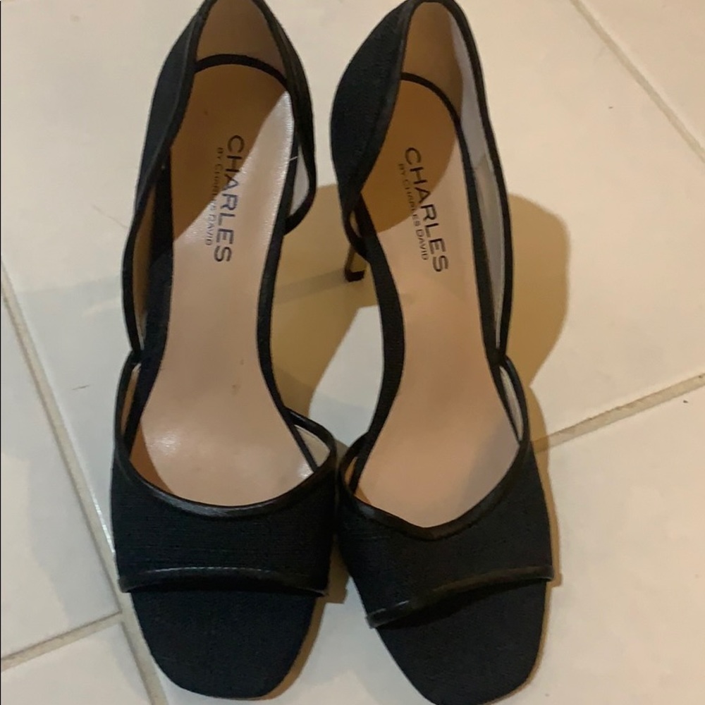 Women’s size 7 heels